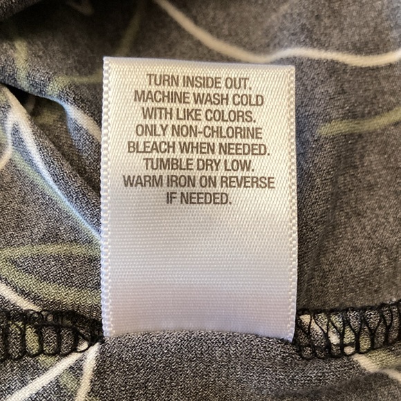 Roz & Ali; Women’s sleeveless black & white; size L; - Picture 6 of 6